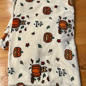 LIFE IS GOOD BERKSHIRE Halloween Soft Plush Throw Blanket 50x70 NWOT